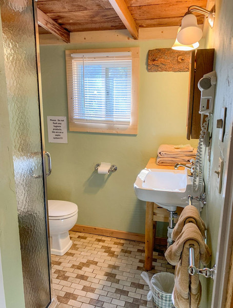 Across River Cabins Pet Friendly Photo 5